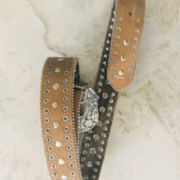 NWOT Nocona Genuine Leather  Rhinestone Belt